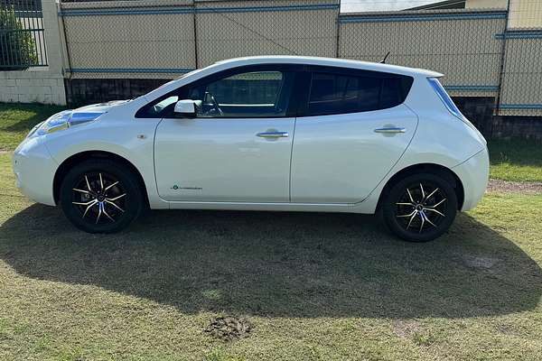 2019 Nissan Leaf G (electric) ZE1