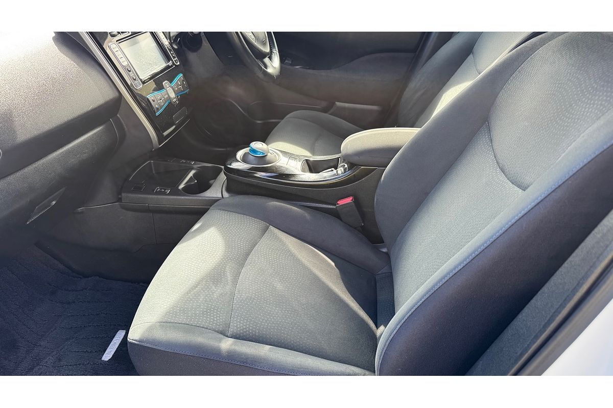 2019 Nissan Leaf G (electric) ZE1