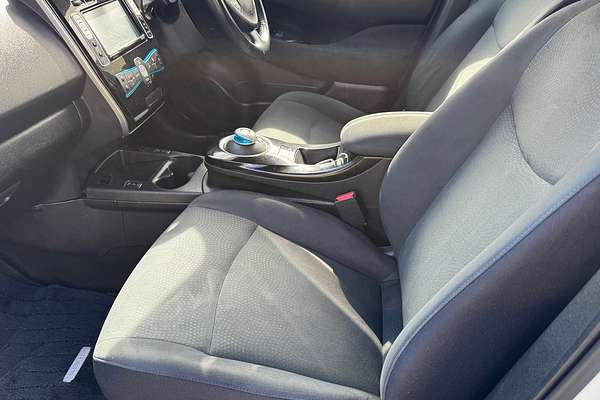 2019 Nissan Leaf G (electric) ZE1