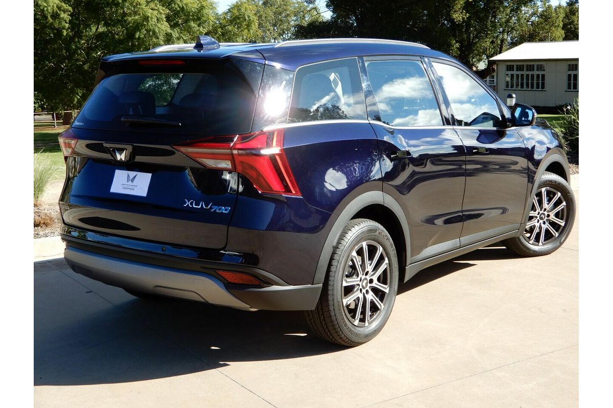 2025 Mahindra XUV700 AX7L MY25