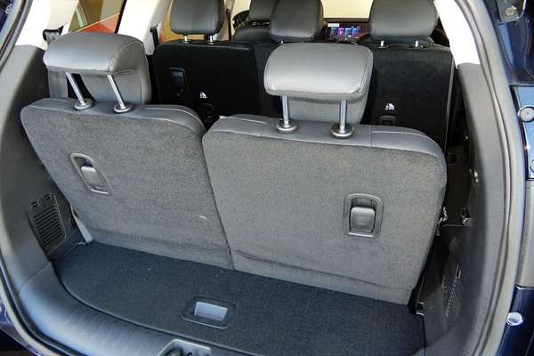2025 Mahindra XUV700 AX7L MY25