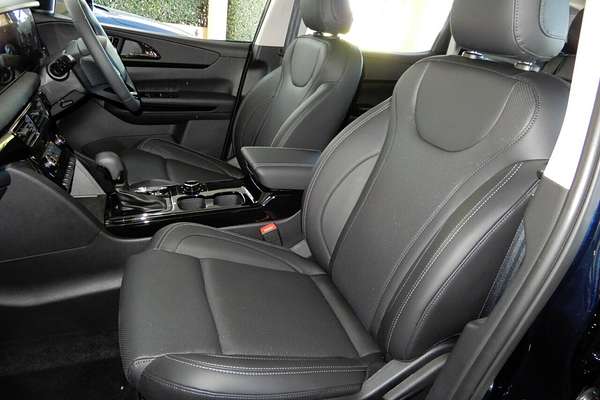2025 Mahindra XUV700 AX7L MY25