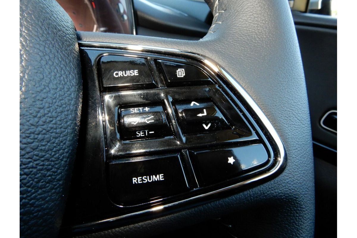 2025 Mahindra XUV700 AX7L MY25