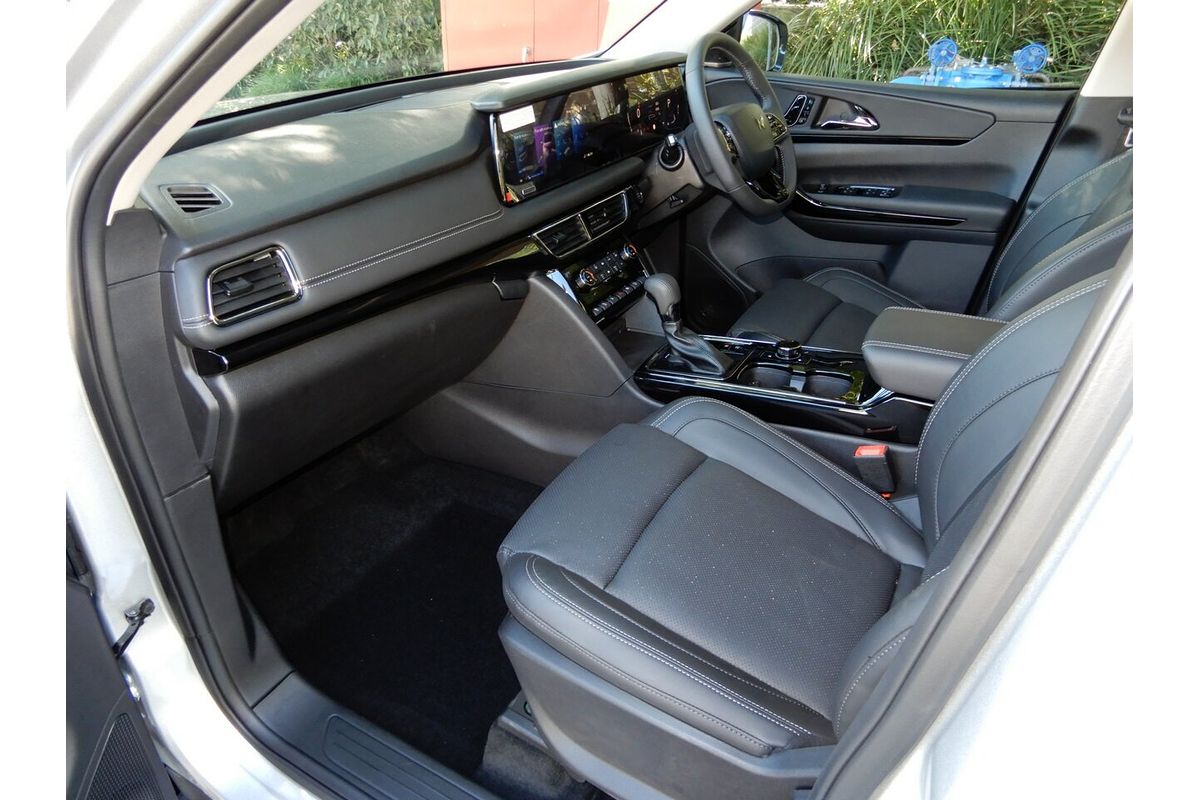 2025 Mahindra XUV700 AX7L MY25