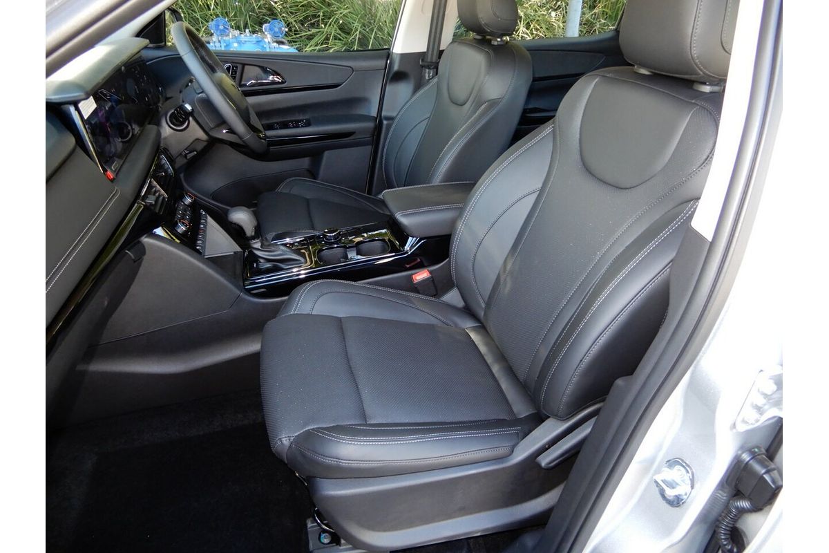 2025 Mahindra XUV700 AX7L MY25