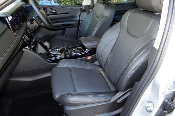 2025 Mahindra XUV700 AX7L MY25