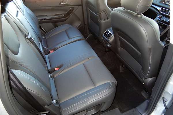 2025 Mahindra XUV700 AX7L MY25