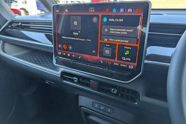 2025 Volkswagen ID. Buzz Pro BEV560 EB SWB