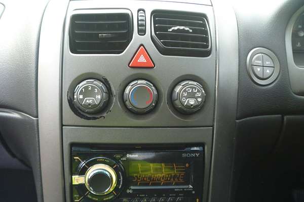 2005 Holden Commodore Acclaim VZ