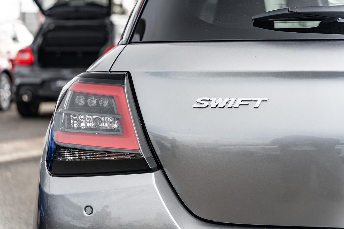 2025 Suzuki Swift Hybrid GLX UZ