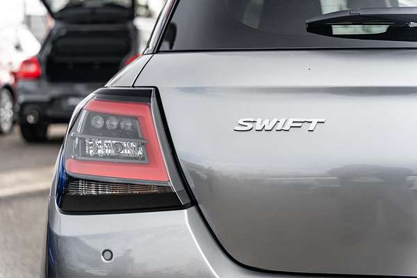 2025 Suzuki Swift Hybrid GLX UZ