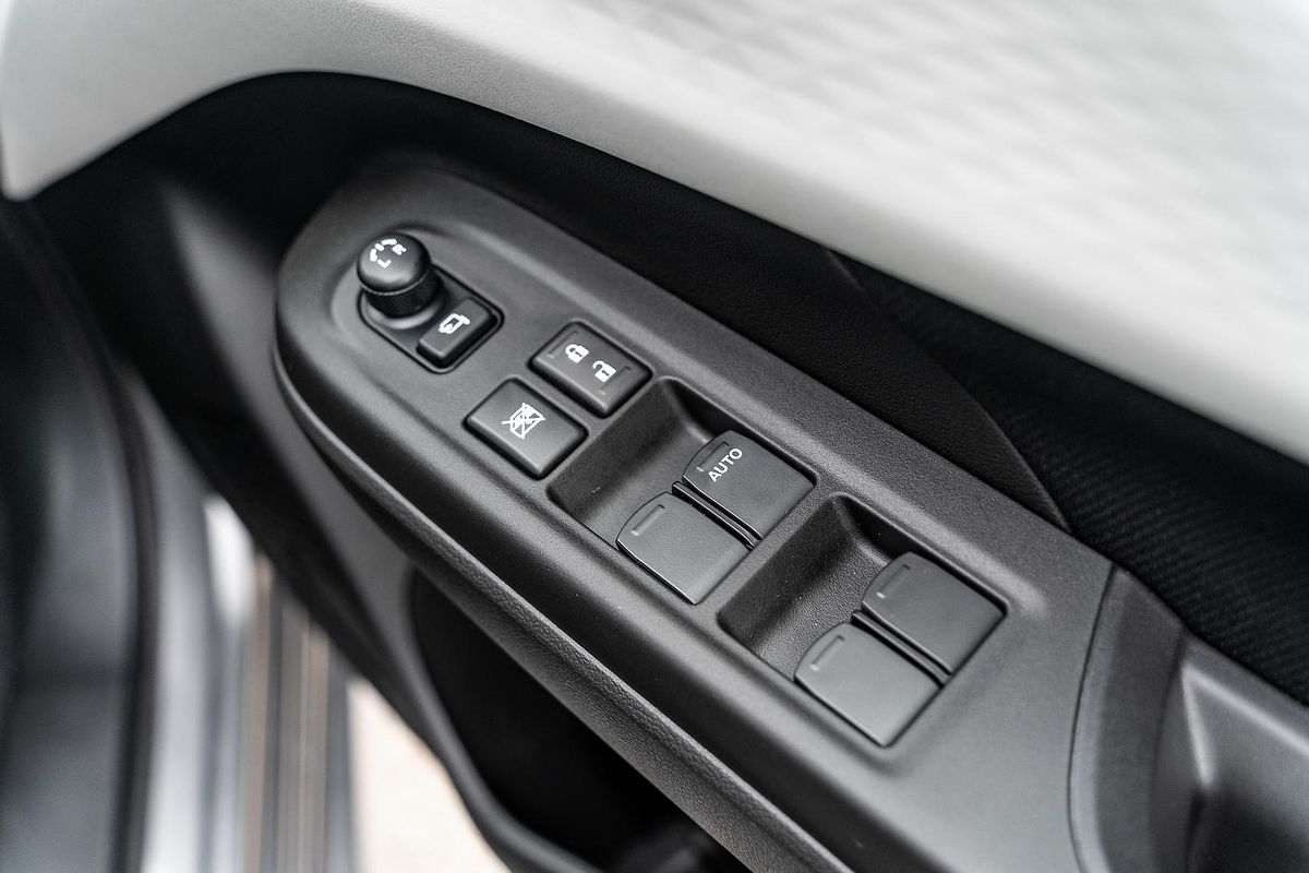 2025 Suzuki Swift Hybrid GLX UZ