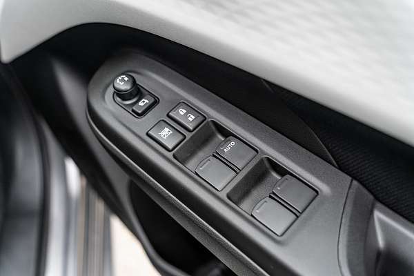 2025 Suzuki Swift Hybrid GLX UZ