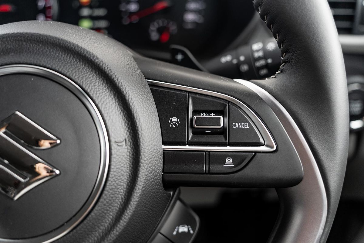 2025 Suzuki Swift Hybrid GLX UZ