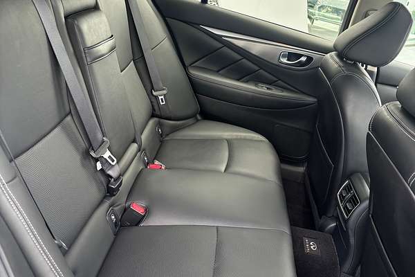 2016 INFINITI Q50 GT V37
