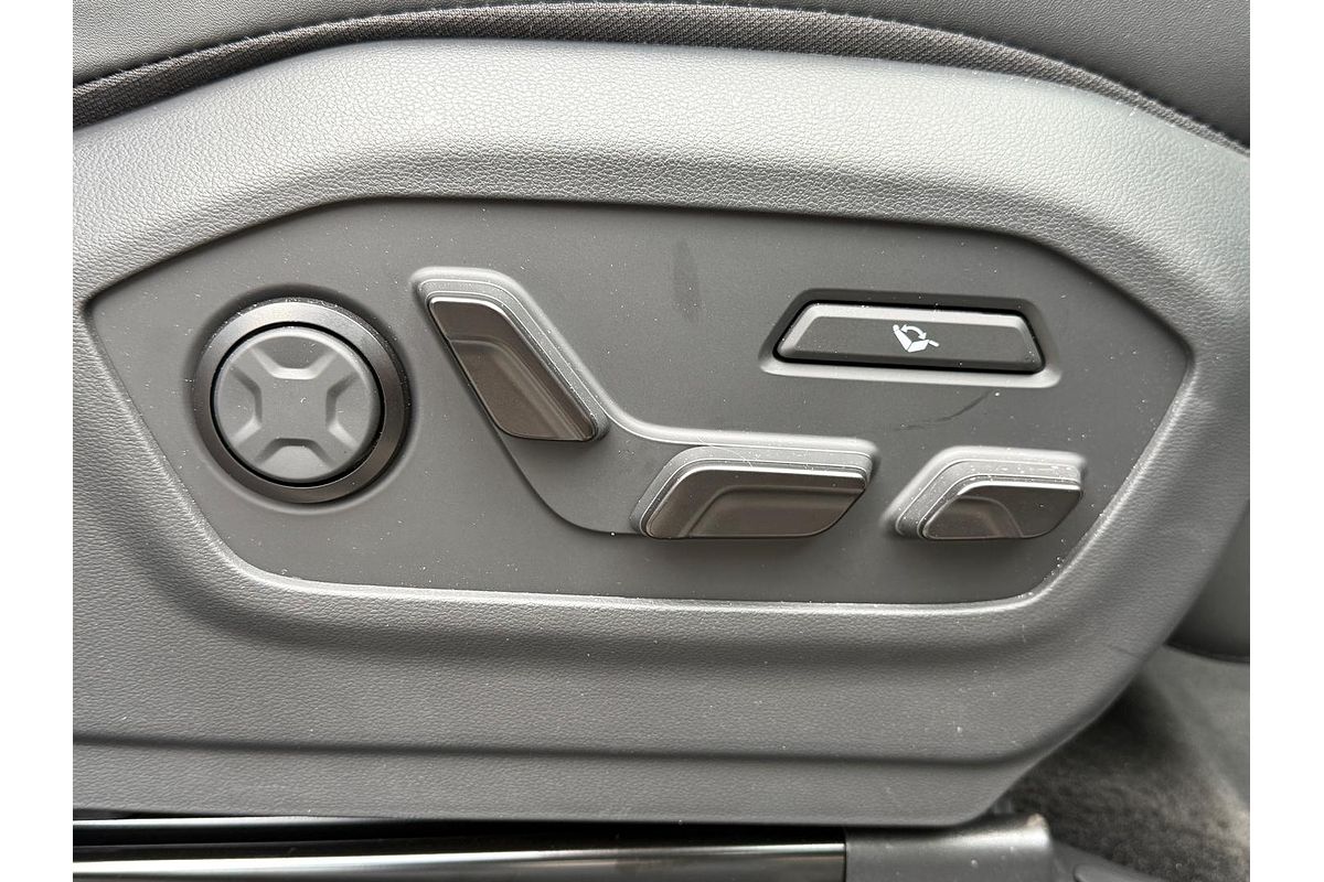 2025 Hyundai Santa Fe Calligraphy MX5.V1