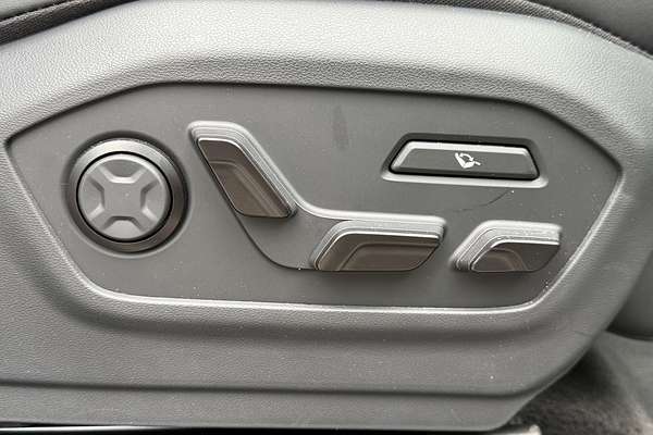 2025 Hyundai Santa Fe Calligraphy MX5.V1