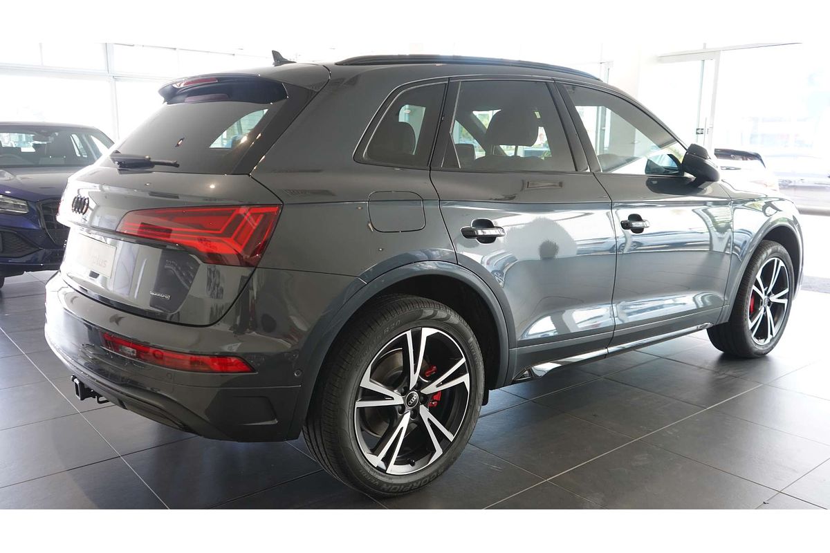 2024 Audi Q5 45 TFSI Dynamic Black FY