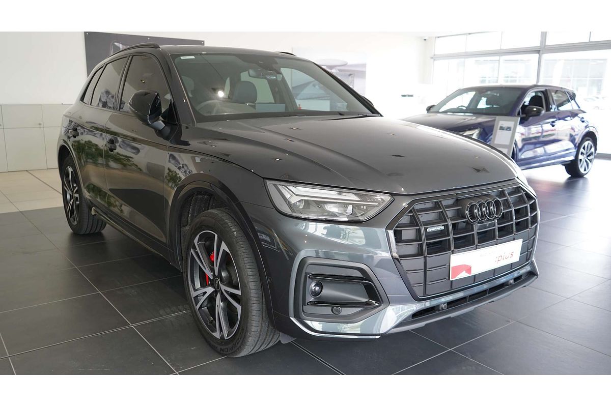 2024 Audi Q5 45 TFSI Dynamic Black FY