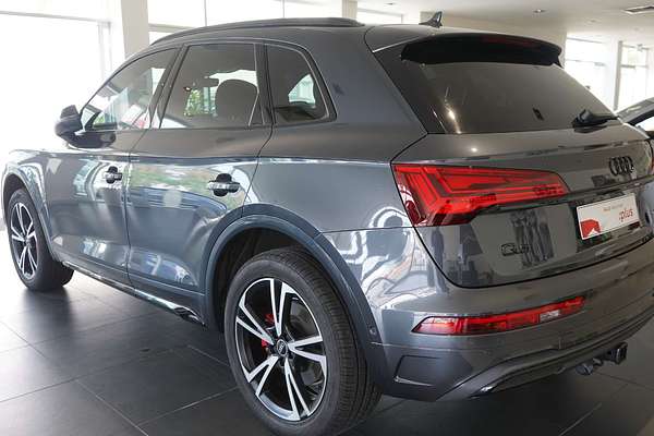 2024 Audi Q5 45 TFSI Dynamic Black FY