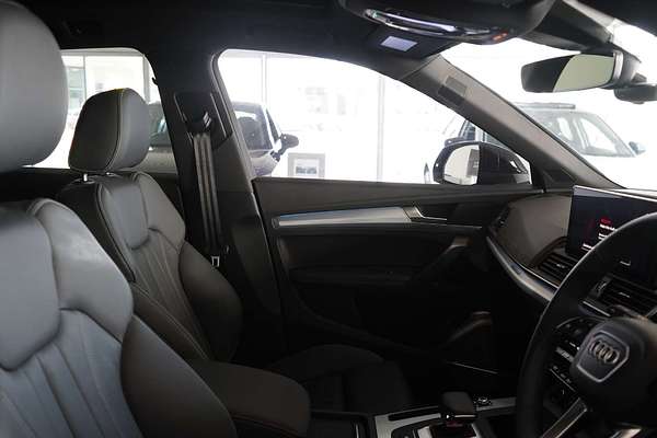 2024 Audi Q5 45 TFSI Dynamic Black FY