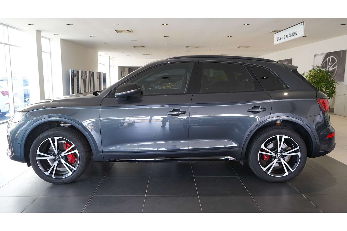 2024 Audi Q5 45 TFSI Dynamic Black FY