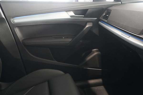 2024 Audi Q5 45 TFSI Dynamic Black FY
