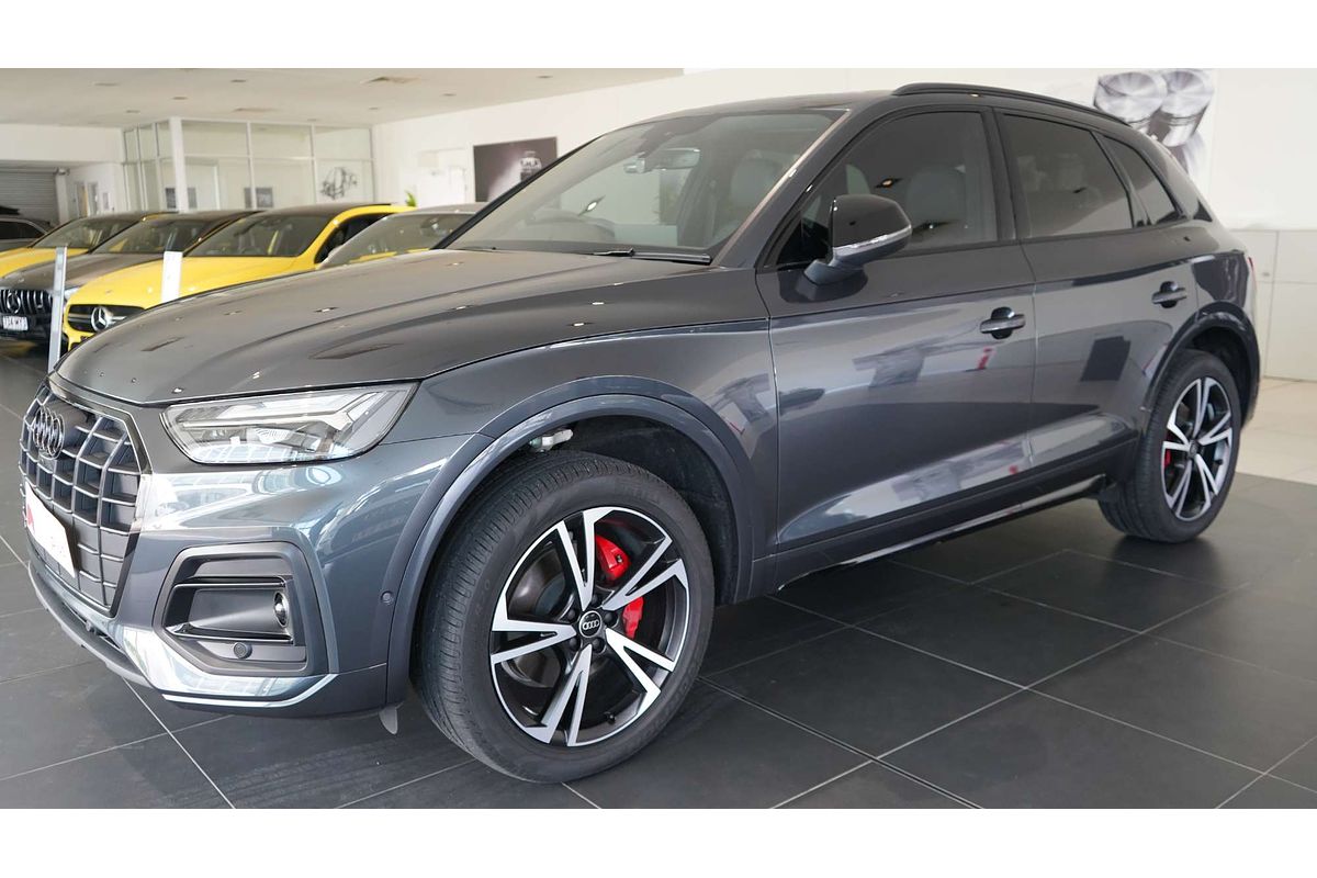 2024 Audi Q5 45 TFSI Dynamic Black FY