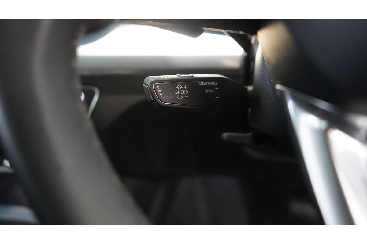 2024 Audi Q5 45 TFSI Dynamic Black FY