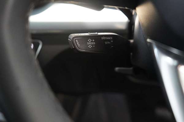 2024 Audi Q5 45 TFSI Dynamic Black FY