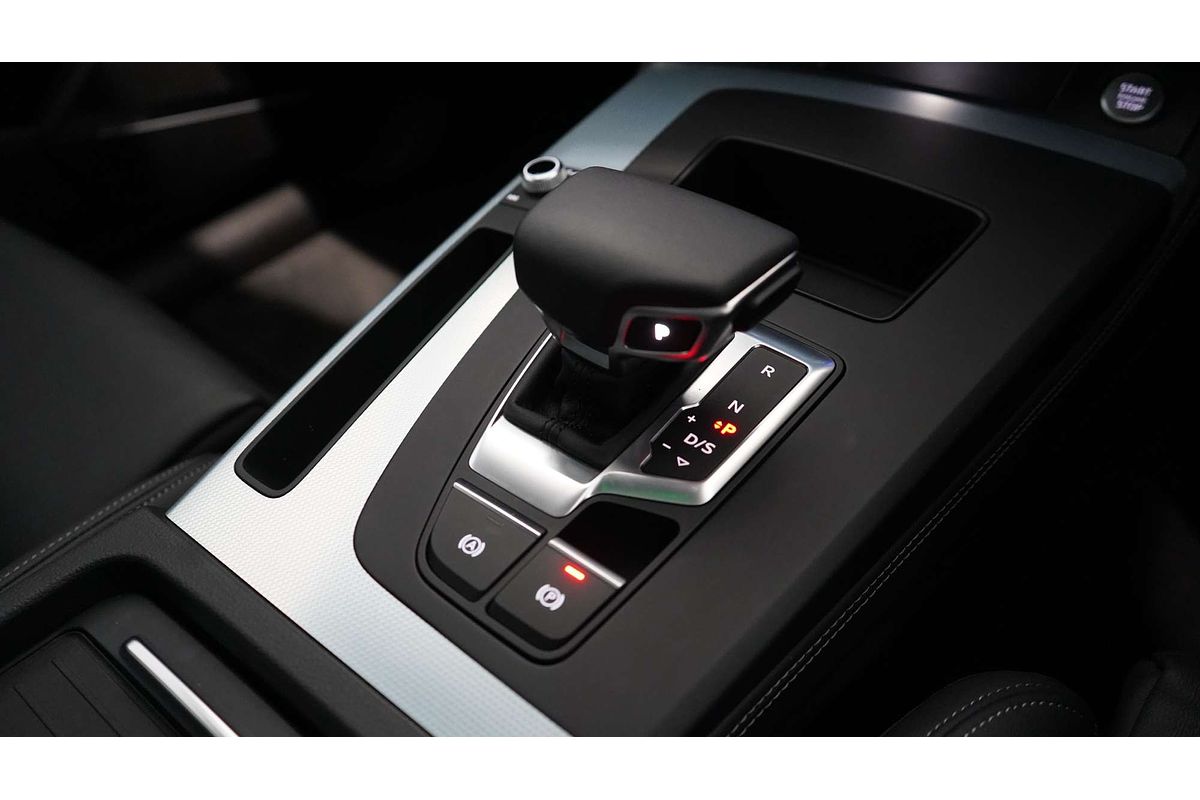 2024 Audi Q5 45 TFSI Dynamic Black FY