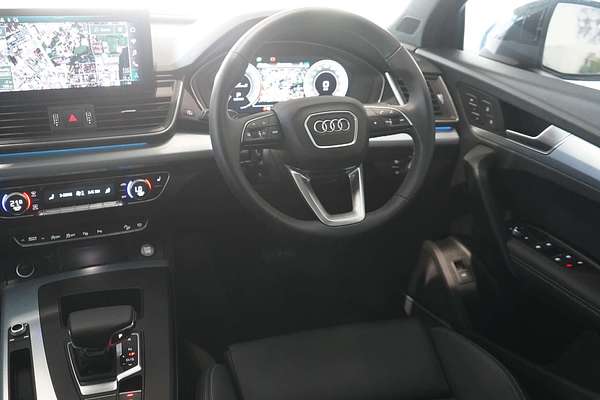 2024 Audi Q5 45 TFSI Dynamic Black FY