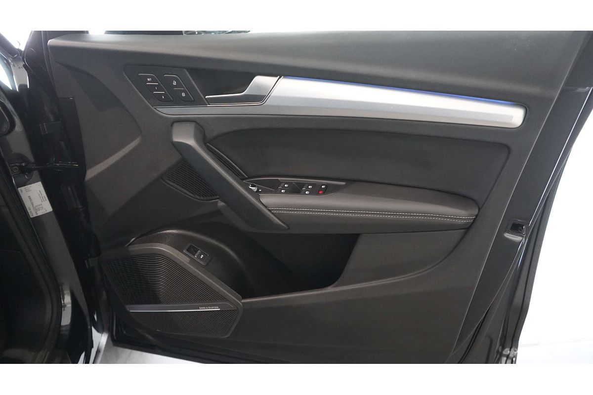 2024 Audi Q5 45 TFSI Dynamic Black FY