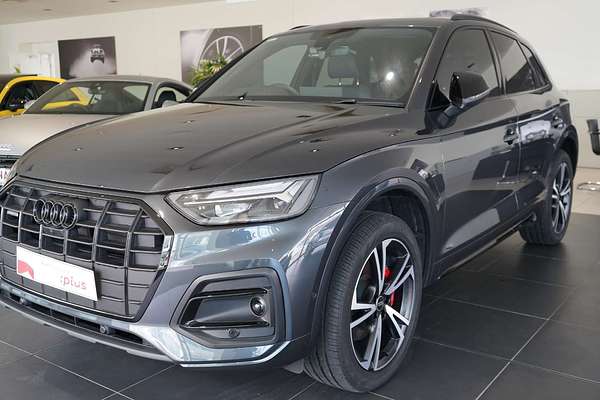 2024 Audi Q5 45 TFSI Dynamic Black FY
