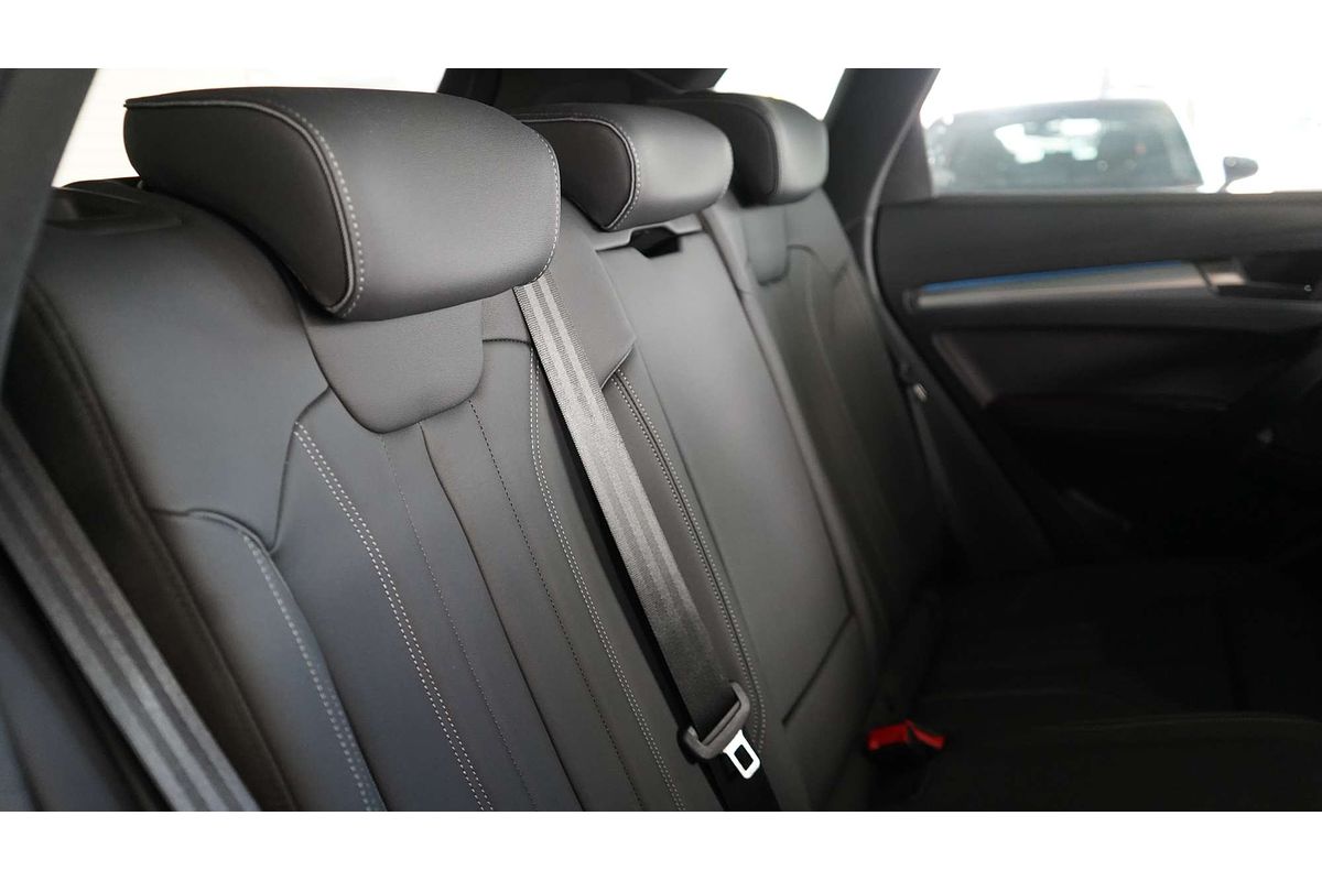 2024 Audi Q5 45 TFSI Dynamic Black FY