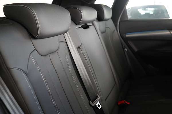 2024 Audi Q5 45 TFSI Dynamic Black FY