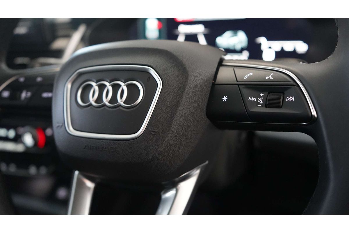 2024 Audi Q5 45 TFSI Dynamic Black FY