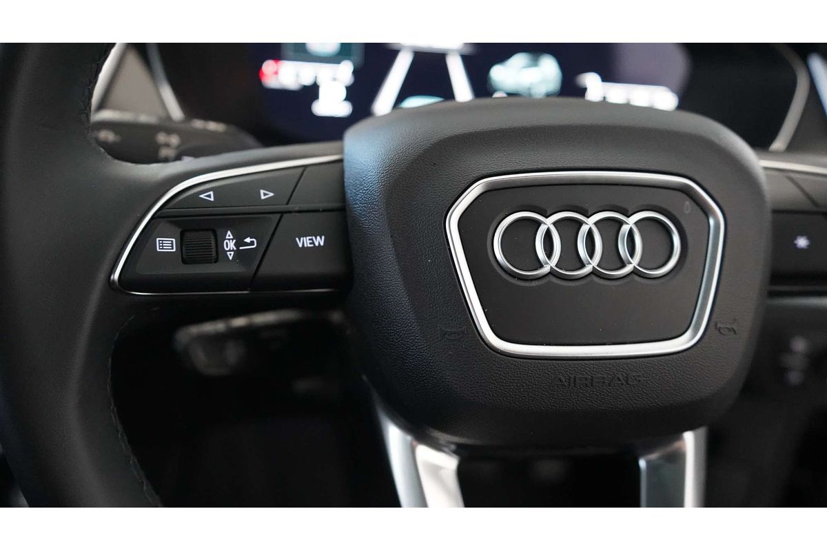 2024 Audi Q5 45 TFSI Dynamic Black FY