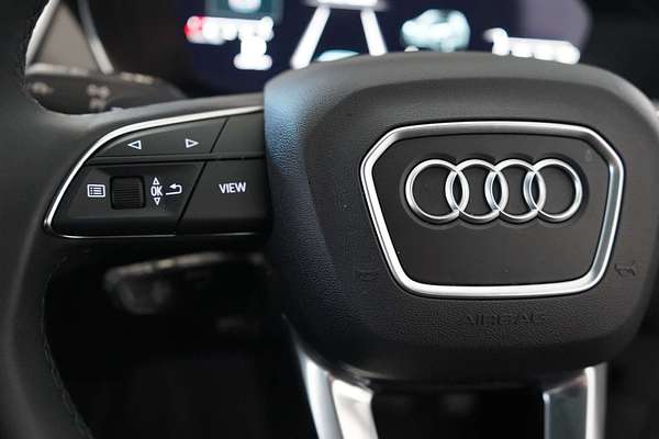 2024 Audi Q5 45 TFSI Dynamic Black FY