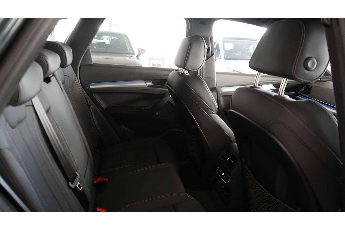 2024 Audi Q5 45 TFSI Dynamic Black FY