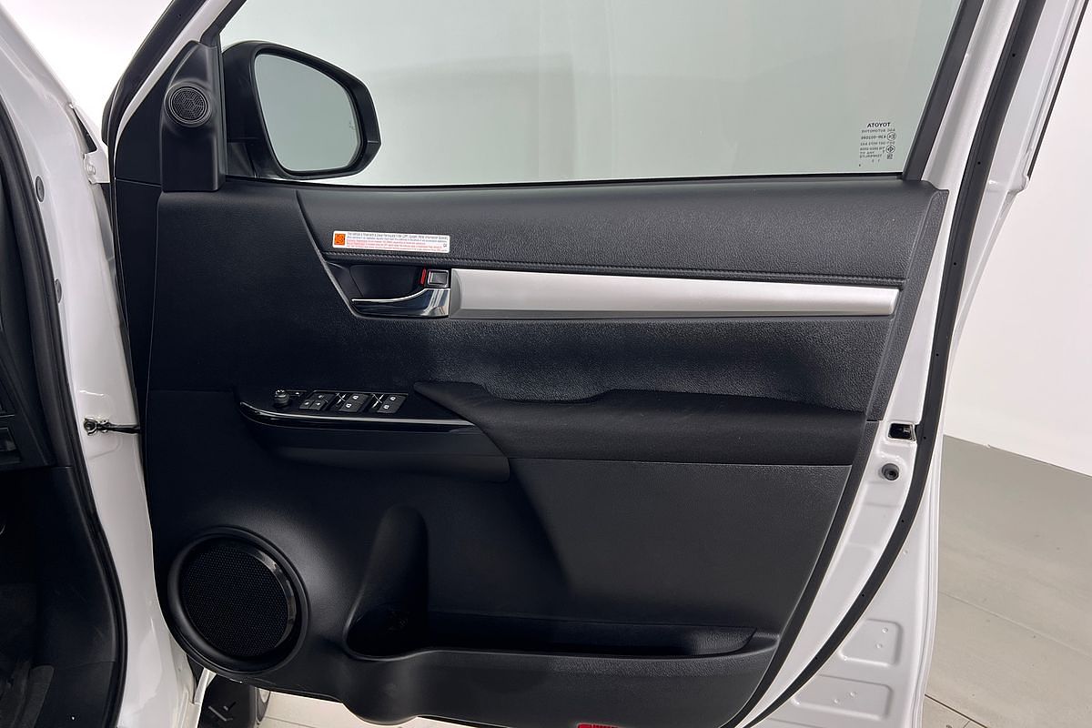 2023 Toyota Hilux SR5 GUN126R 4X4