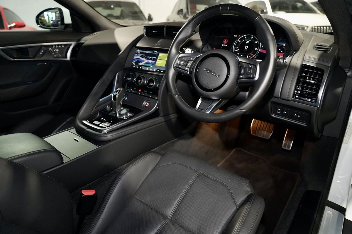 2022 Jaguar F-TYPE R X152
