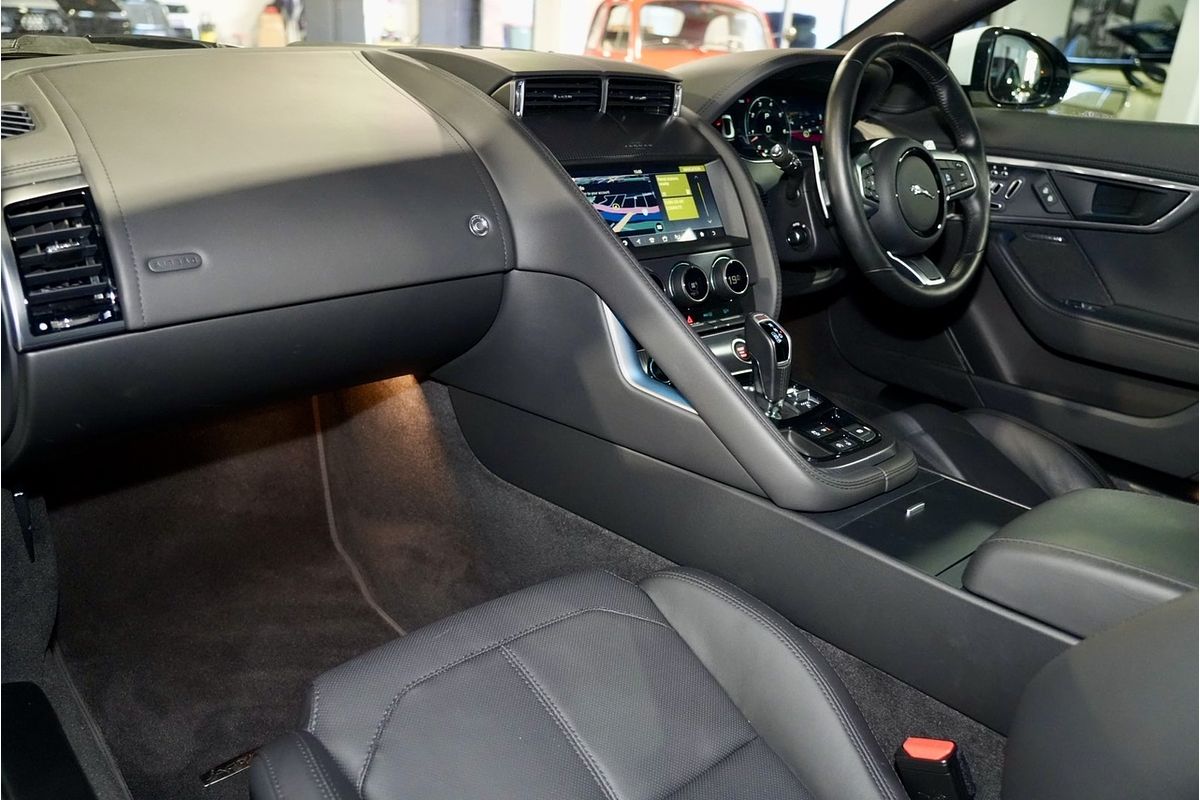 2022 Jaguar F-TYPE R X152