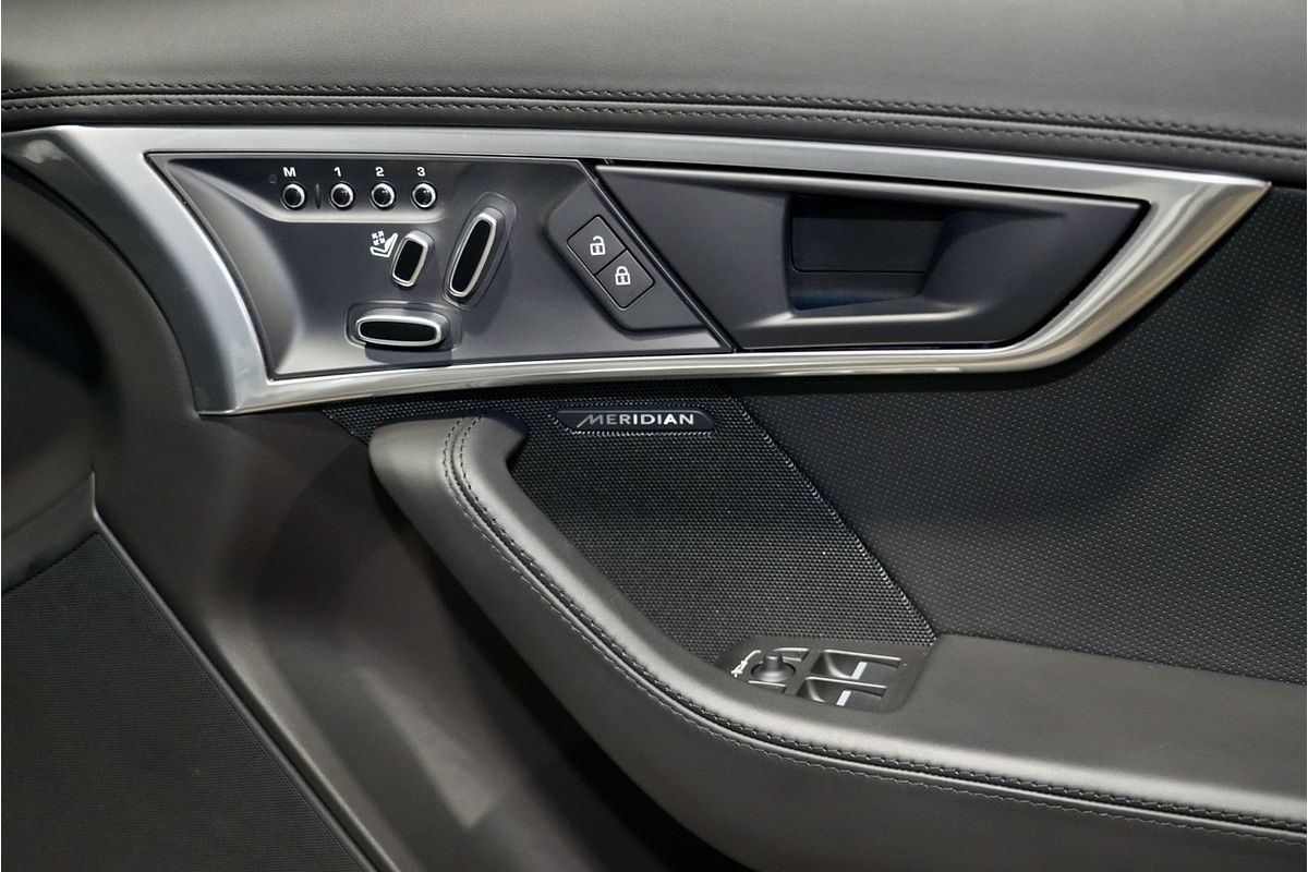 2022 Jaguar F-TYPE R X152