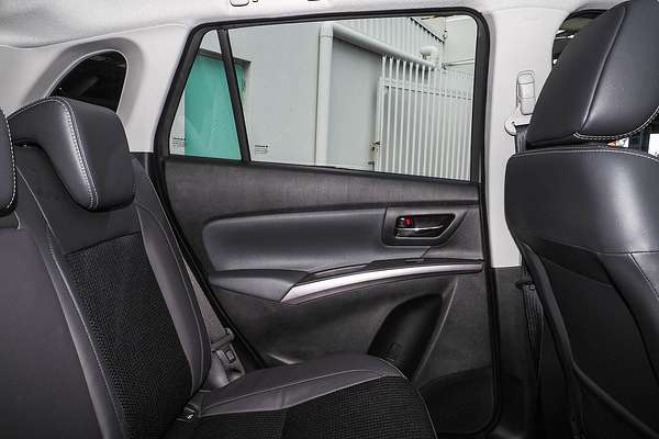 2024 Suzuki S-Cross ALLGRIP Prestige JYB