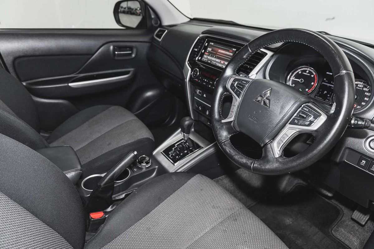 2023 Mitsubishi Triton GLS MR 4X4