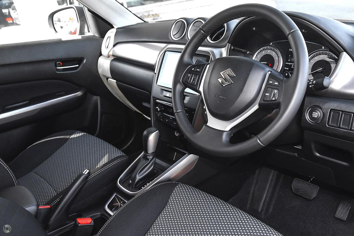 2024 Suzuki Vitara Shadow LY Series II