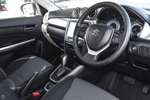 2024 Suzuki Vitara Shadow LY Series II