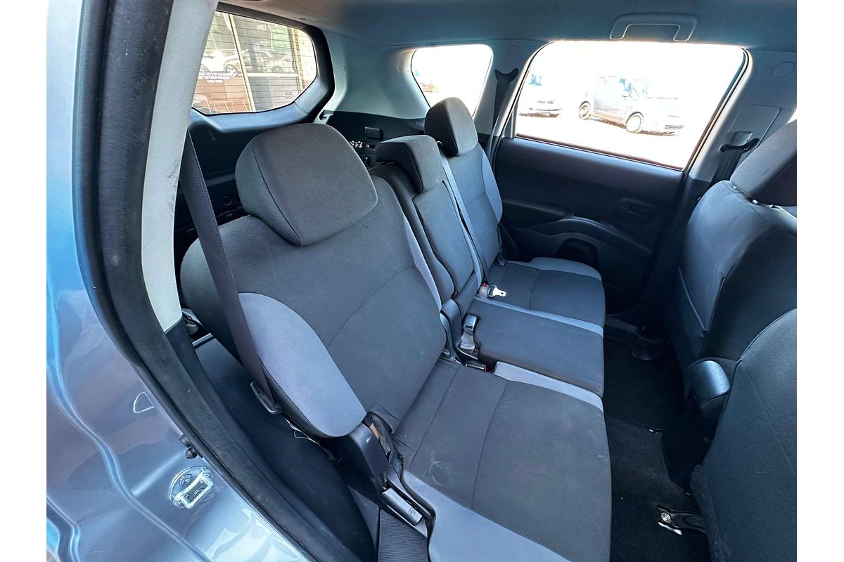 2011 Mitsubishi Outlander LS ZH