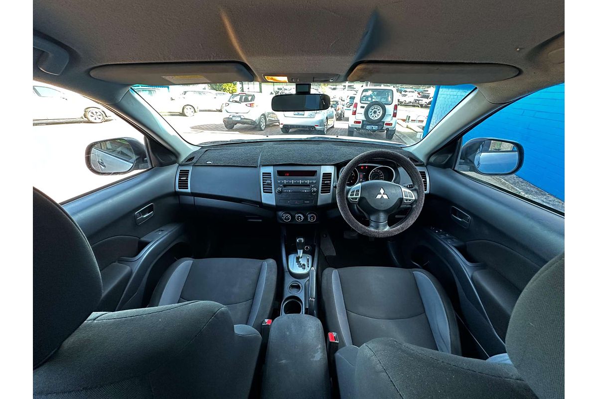 2011 Mitsubishi Outlander LS ZH